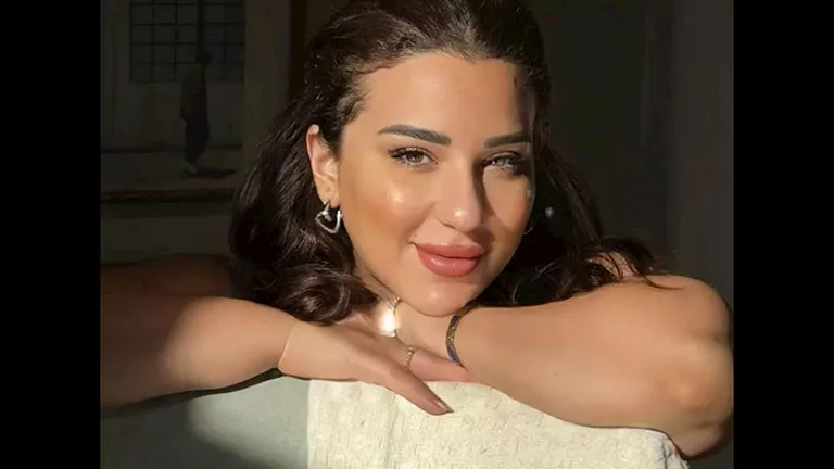 أسما شريف منير تسأل جمهورها: هل ستحقق أحلامها؟