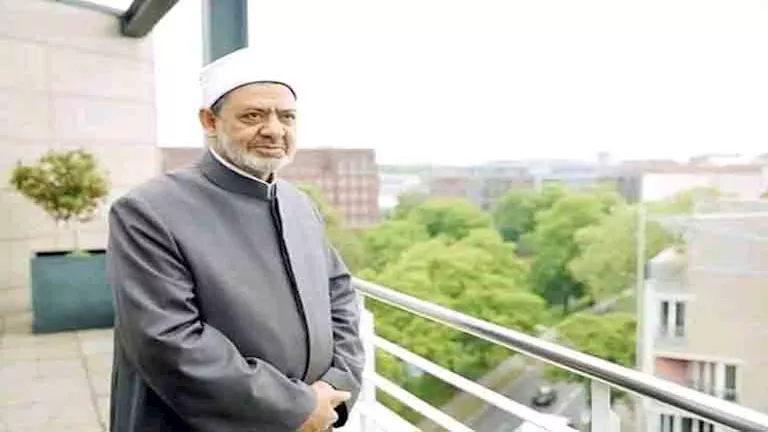 شيخ الأزهر ينعى ضحايا حادث المعتمرين الهنود قُرب المدينة المنورة