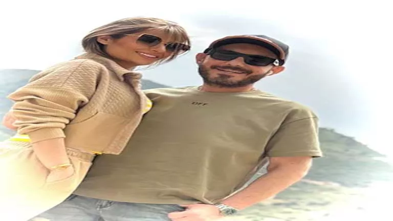 أحمد زاهر يحتفل بعيد ميلاد زوجته هدى برسالة رومانسية وصور مميزة