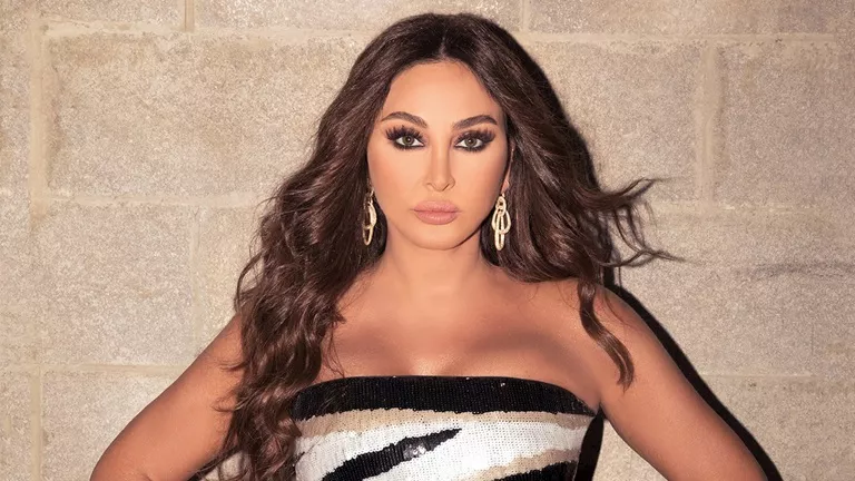 بلوك الأميرات.. إليسا تخطف الأنظار بفستان أبيض