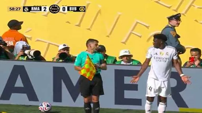 تشواميني يتسبب في خطأ غريب خلال فوز ريال مدريد على دورتموند في كأس العالم للأندية
