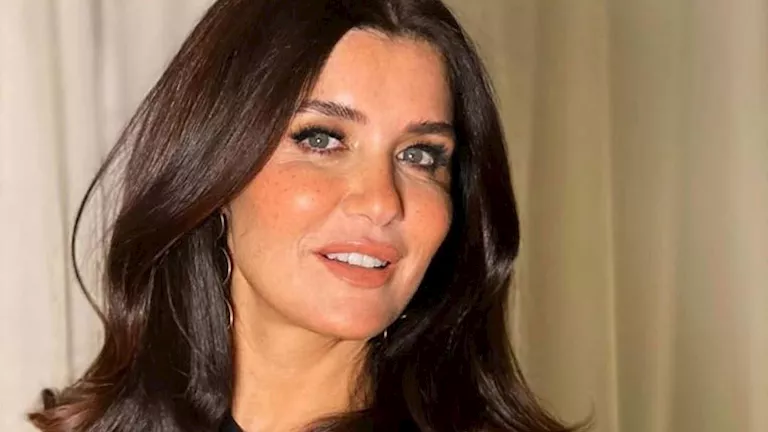 غادة عادل تحتفل بتكريمها في مهرجان الغردقة السينمائي برفقة نجلها عبدالله