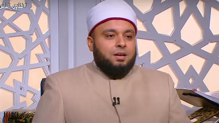 هل الدعاء بطول العمر حرام؟.. أمين الفتوى يُجيب (فيديو)