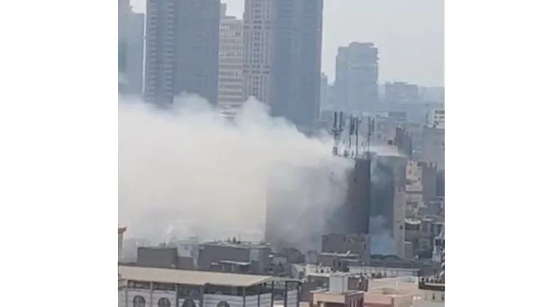 حريق هائل بمخزن مواسير بلاستيكية في بولاق أبو العلا.. والحماية المدنية تحاول السيطرة | فيديو وصور