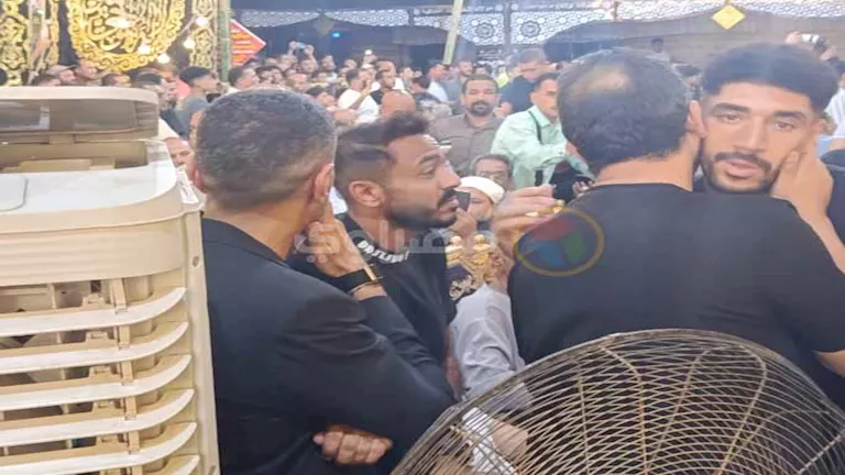 كهربا يشارك في عزاء والد محمد الشناوي بكفر الشيخ