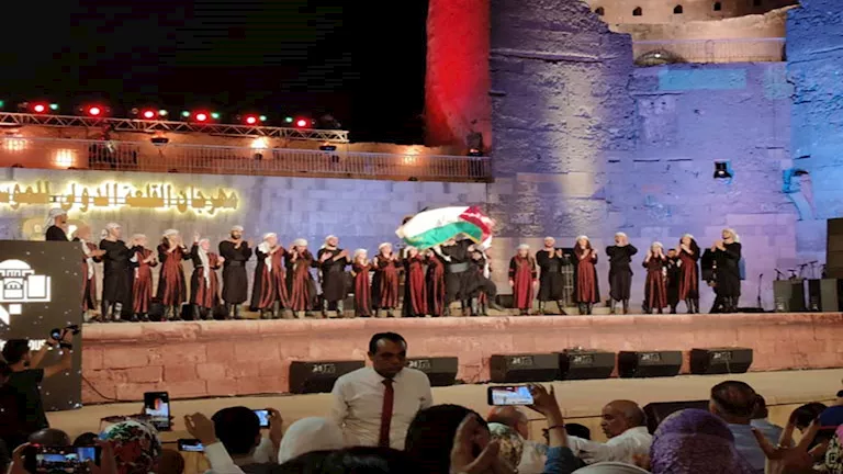 إيهاب توفيق يشعل مهرجان القلعة: "وحشتوني جدا ومنورين"