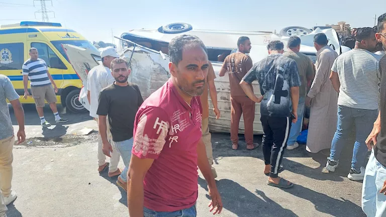 جثة و9 مصابين في حادث ميكروباص بـ"صحراوي الإسكندرية"