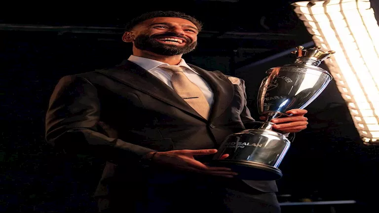 محمد صلاح يكشف كيف احتفلت ابنته بجائزة أفضل لاعب: مكة تأخذ الكأس وكيان تبكي للحصول على الحذاء الذهبي
