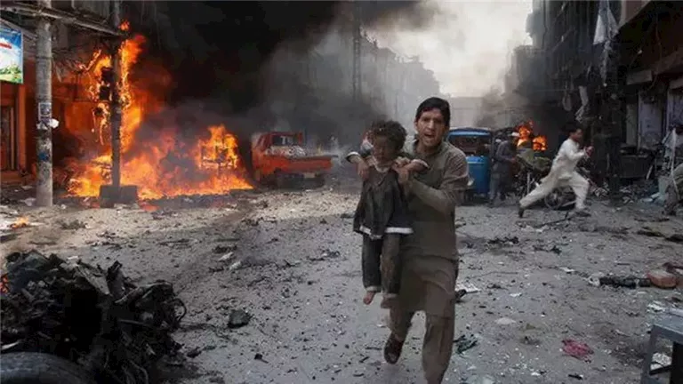 مقتل 18 عاملا على الأقل إثر انفجار غلاية في مصنع للصمغ شرقي باكستان