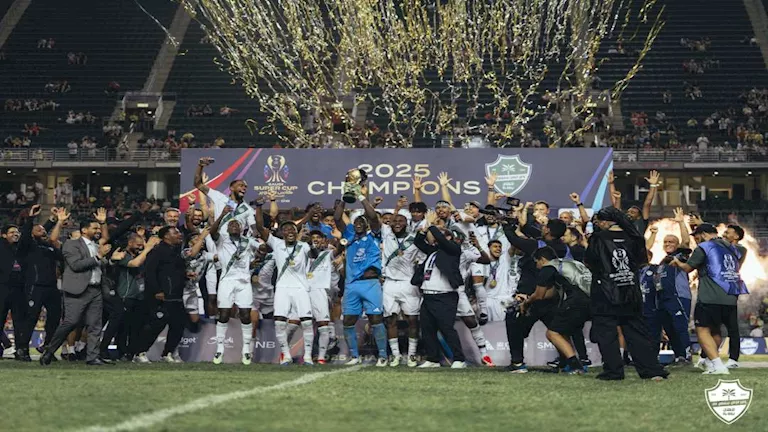 الأهلي يكافئ لاعبيه بـ4 ملايين ريال بعد تتويجهم بالسوبر السعودي