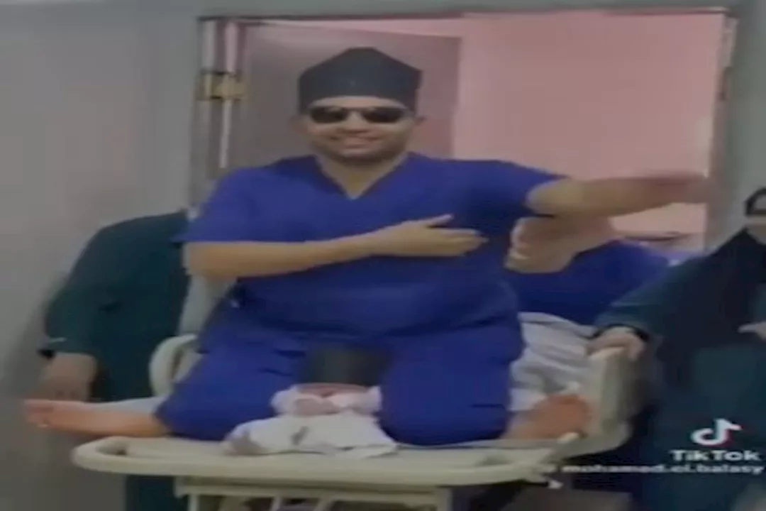 طبيب النساء