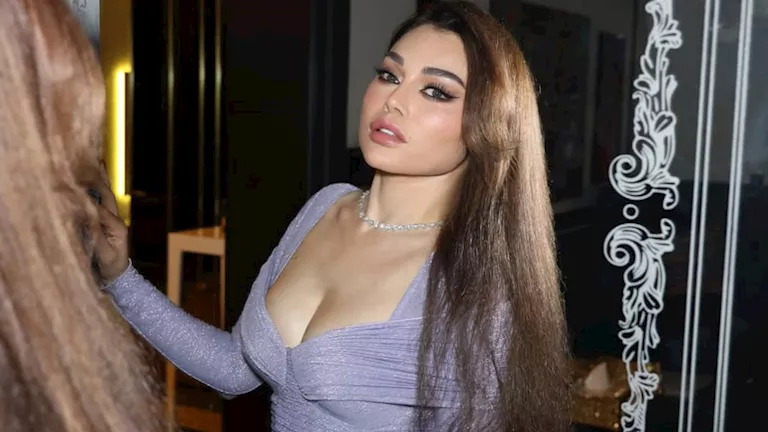 بفستان مفتوح ونقوش الغابة.. دلالات وراء اختيار هيفاء وهبي لإطلالتها