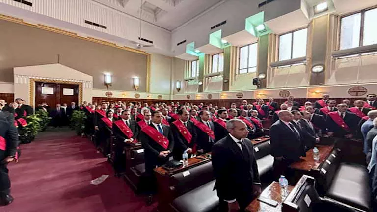 بحضور وزير العدل.. أعضاء النيابة الإدارية يؤدون اليمين القانونية للعمل بالمحاكم الابتدائية | صور
