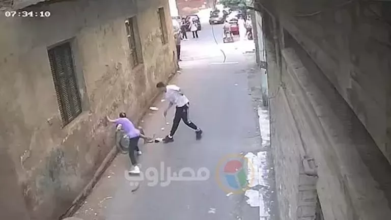 واقعة صوت وصورة .. قرار من النيابة بشأن فيديو ضرب "طالب الجيزة" بالسنج
