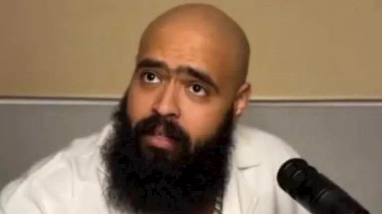 إحالة محمد عبد العاطي للمحاكمة بتهمة نشر محتوى خادش للحياء