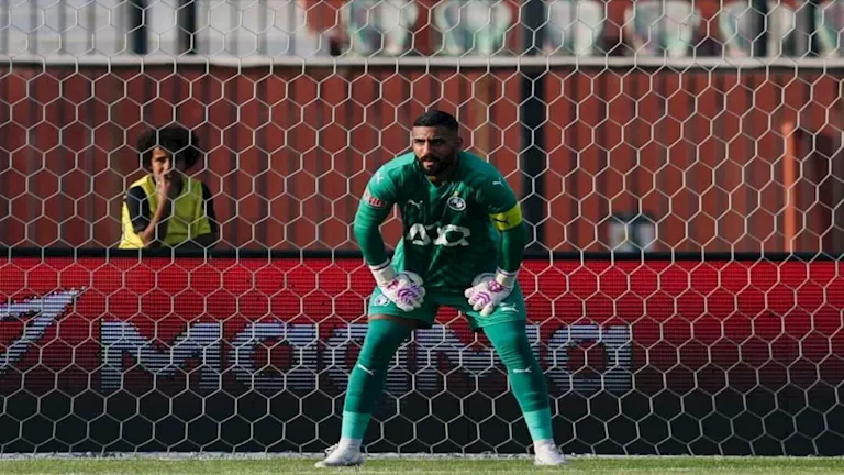 الشناوي يعاتب مدحت شلبي: "محتاج دكتور نفساني" والرد المفاجئ يثير الضحك