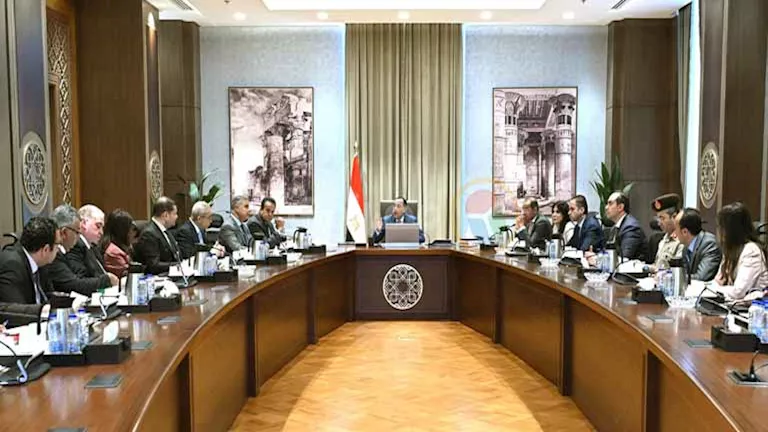 ″مدبولي” يعلن بدء تطبيق منظومة التأمين الصحي الشامل بالمنيا