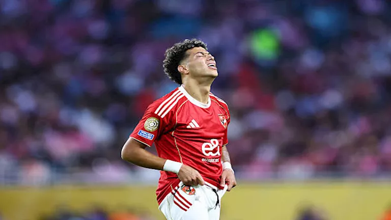 مصدر يكشف مفاجأة بشأن لحاق إمام عاشور بمباراة الزمالك