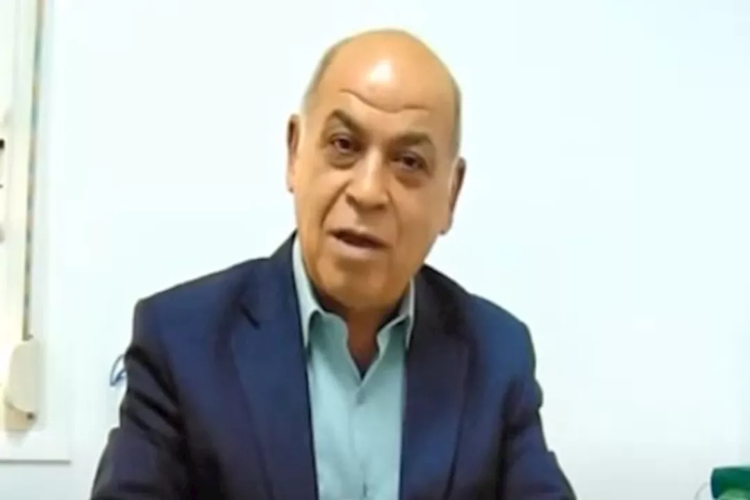 دكتور أحمد أنور استشاري أمراض الباطنة والسكري والجهاز الهضمي