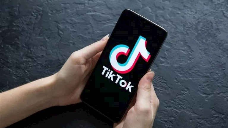 ما ميزة تيك توك الجديدة للتحكم في محتوى الذكاء الاصطناعي؟