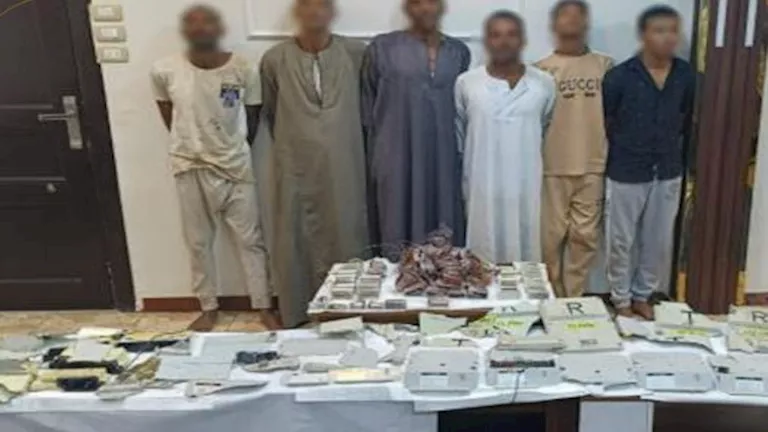 سقوط عصابة تسرق صناديق إشارات السكة الحديد في قنا