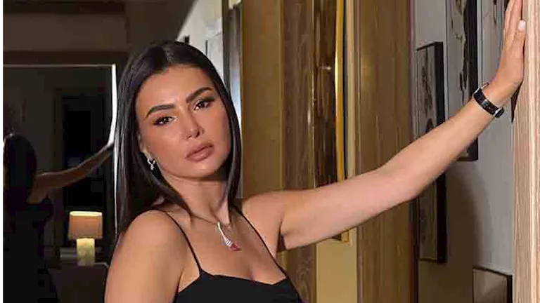 دينا فؤاد تتألق بإطلالة أنيقة في مهرجان الفضائيات وتلفت أنظار الجمهور