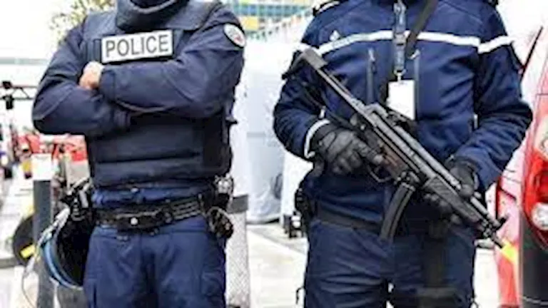 فرنسا تٌحقق في تهديد إرهابي مرتبط بأحد المشاركين بهجمات 2015