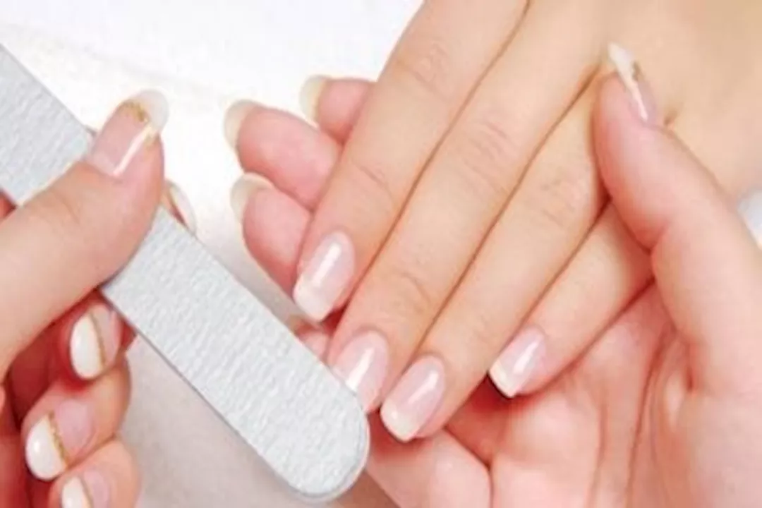 5 طرق طبيعية تساعدكِ على نمو أظافرك سريعًا