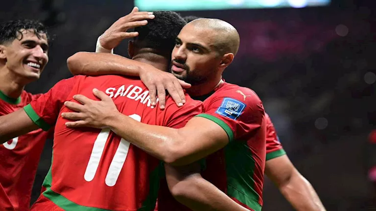 نجم إنجليزي سابق يتعرض للاعتداء في مطار قبل الانضمام للمنتخب المغربي