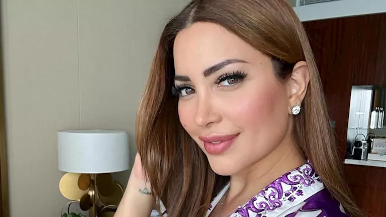 بـ”هوت شورت”.. نسرين طافش بإطلالة ساحرة - كيف نسقت اللوك؟