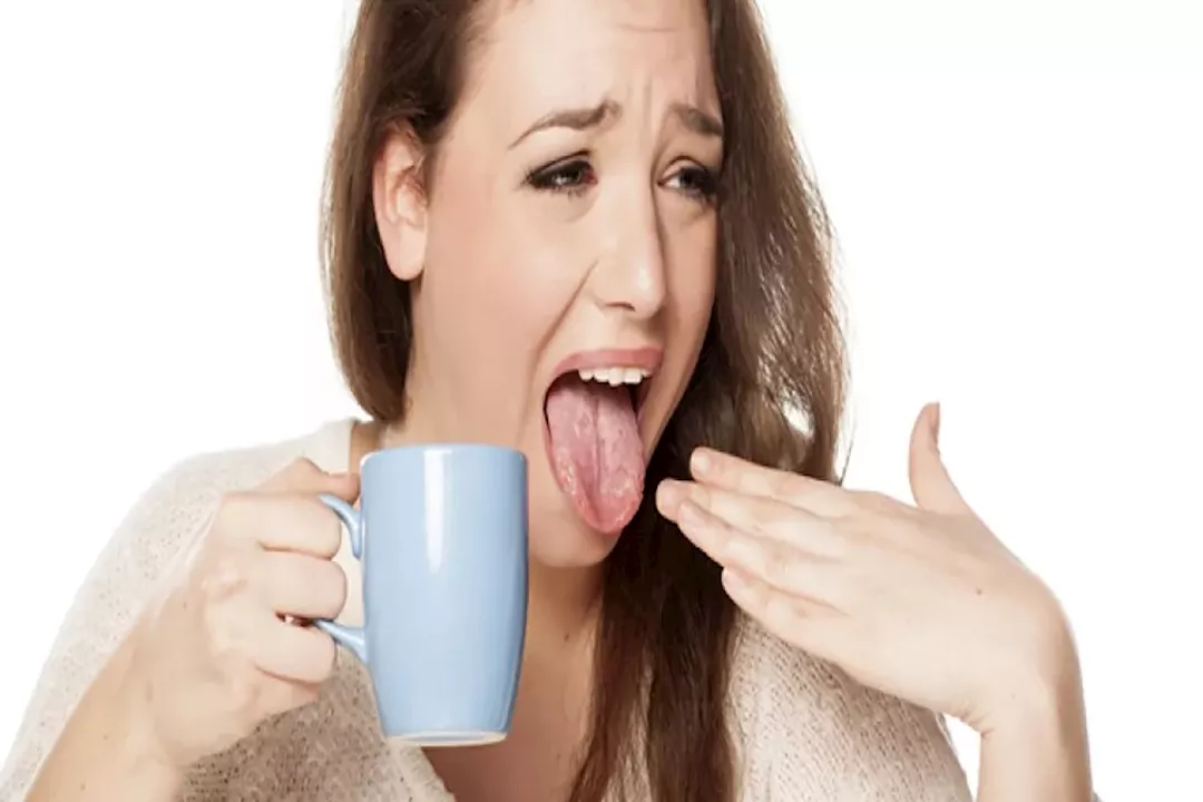 الاستيقاظ مع مرارة الفم