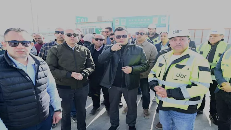 وزير الإسكان يتابع تنفيذ أبراج “الداون تاون” بالعلمين الجديدة