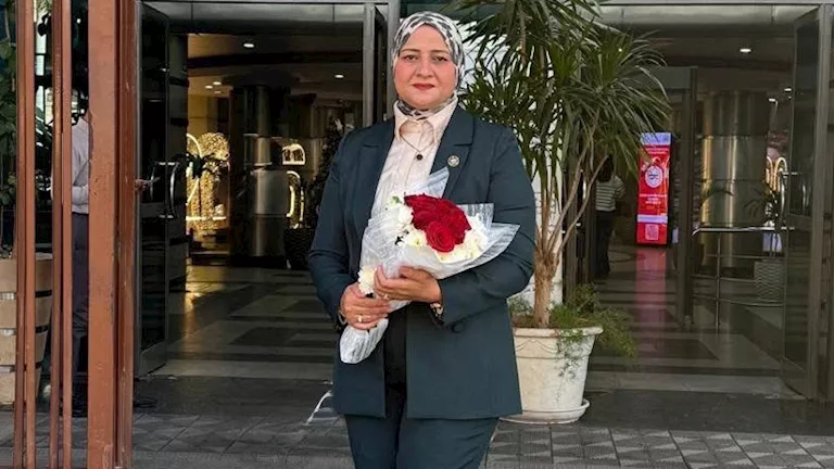 حصول النائبة مروة قنصوة على الدكتوراه حول الحوكمة الرشيدة بقطاع الكهرب