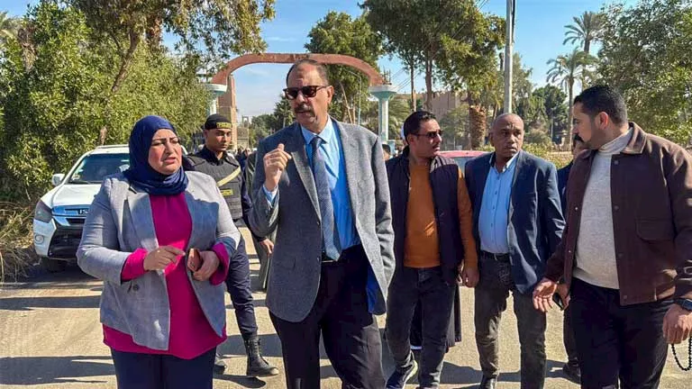 مهلة 15 يومًا.. رصف وتجميل مدخل “إدفا” بسوهاج