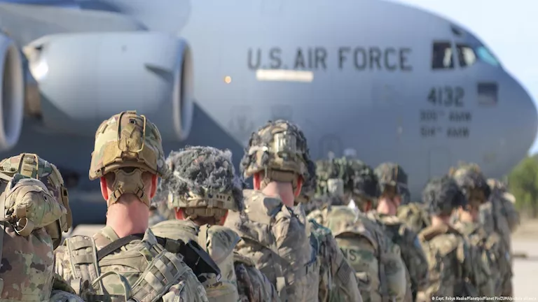 أول تعليق من قطر على مغادرة قوات أمريكية من قاعدة العديد العسكرية