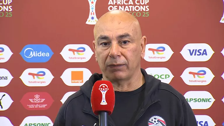 رد فعل مفاجئ من حسام حسن بعد هزيمة منتخب مصر من السنغال 
