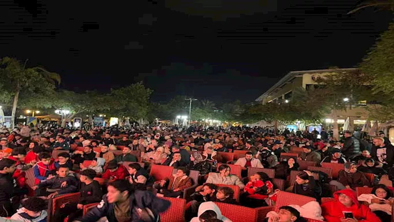 بالصور- الآلاف بالدقهلية يحتشدون لمتابعة مصر ضد السنغال