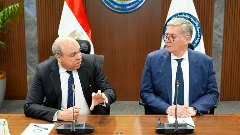 وزيرا البترول والطيران يبحثان تحويل مصر إلى مركز إقليمي لإنتاج وقود مس