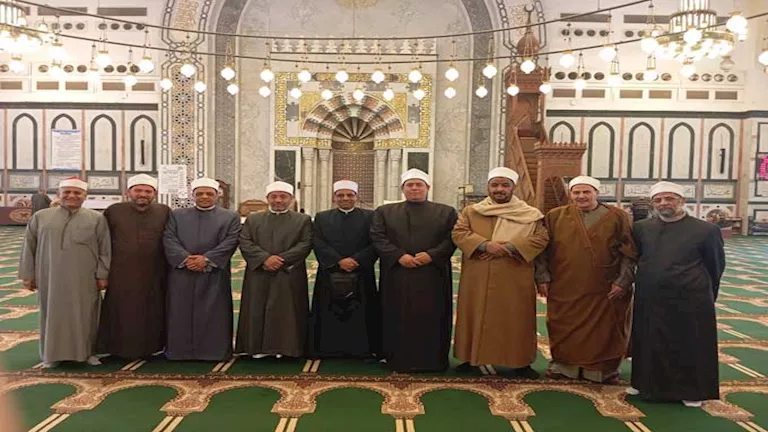 بعد أيام من توليه منصبه.. مدير أوقاف الجيزة يقود حملة للتفتيش على المساجد والزوايا 