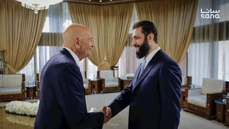 الشرع يؤكد على أهمية بناء سوريا بمشاركة جميع السوريين