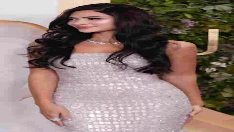 إطلالة ملكية.. هدى المفتي عروس Joy Awards بخاتم فاخر وفستان ساحر بعد ت7صدرها التريند