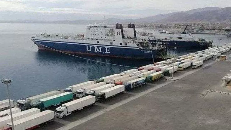 تصدير 33 ألف طن فوسفات من ميناء سفاجا