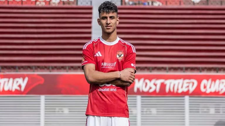 لاعب الأهلي السابق: أحمد عيد لا يستحق ارتداء القميص الأحمر