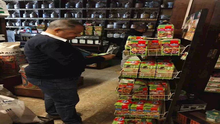 منها سلع منتهية الصلاحية.. تفاصيل تحرير 93 مخالفة في جنوب سيناء