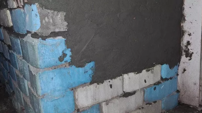 محافظ قنا يوجه بإغلاق فتحات أسفل كوبري نجع حمادي لسلامة المواطنين