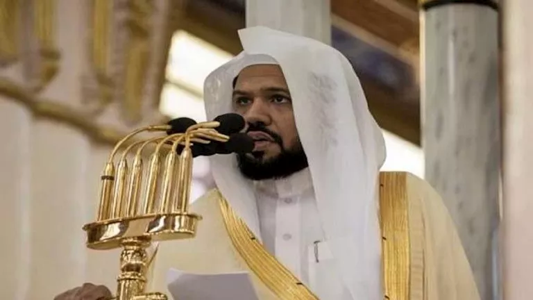 يتضاءل أمامه كل نعيمٍ دنيوي.. خطيب المسجد النبوي: الحياة مع القرآن هي النعيم الحق 