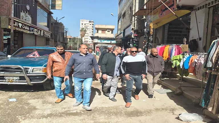 مصر – بالصور – حملات لإزالة الإشغالات بشوارع طهطا بسوهاج