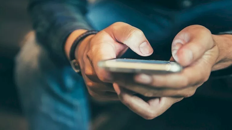 البنك الأهلي يحذر عملاءه من هذه الرسائل