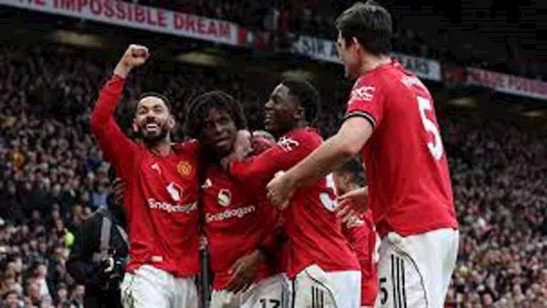 ديالو اساسياً.. تشكيل مانشستر يونايتد المتوقع ضد أرسنال بالدوري الإنجل