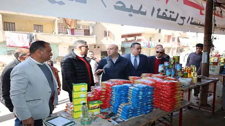 محافظ الجيزة يتفقد سوق “اليوم الواحد” بالحوامدية لتوفير السلع بأسعار م